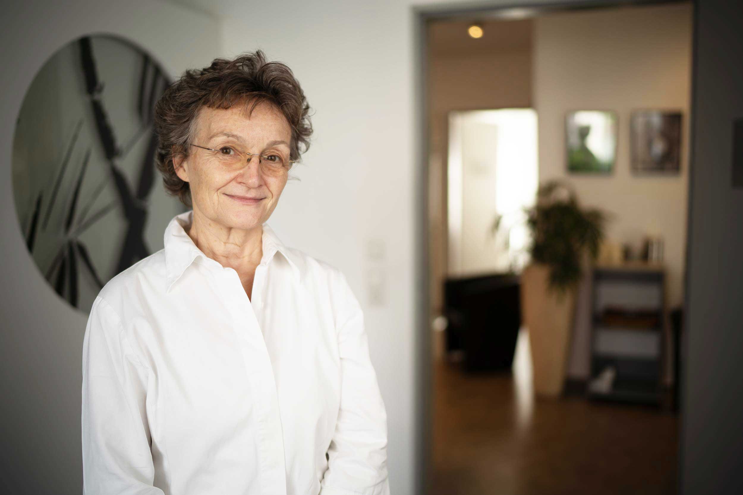 Prof. Dr. Martina Bacharach-Buhles